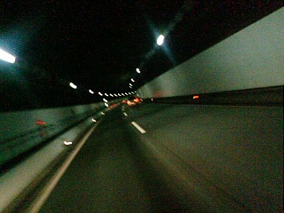 夜のハイウェイ